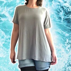 Duluth Trading Co Longtail Short Sleeve T-Shirt in Concrete Heather, Size L